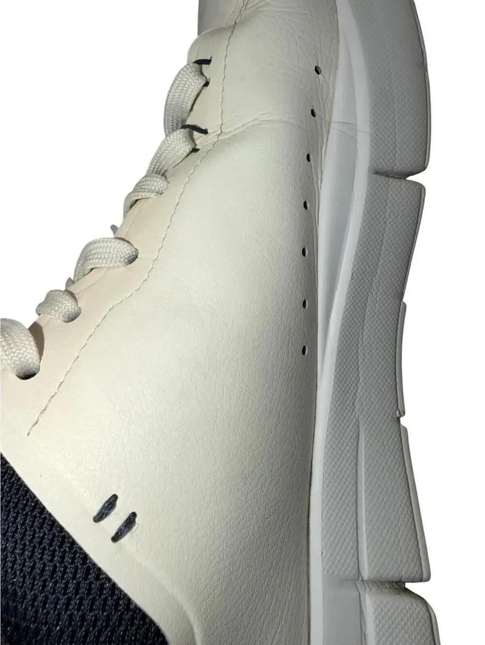 ON Running  The Roger Advantage Shoes White/Midnight,sz 9 tennis pickleball